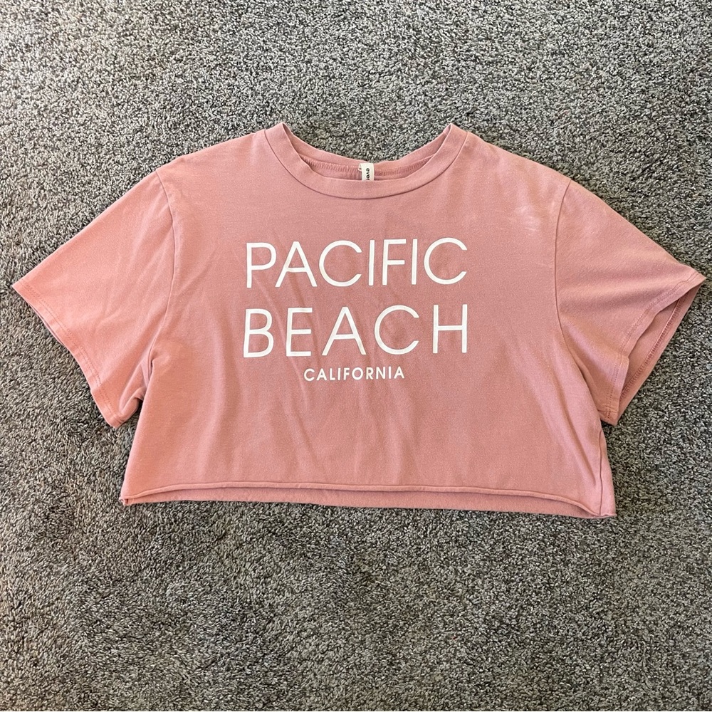 Pacific Beach California Crop Top T-Shirt Summer Sports Soft Pink Surf Beach
